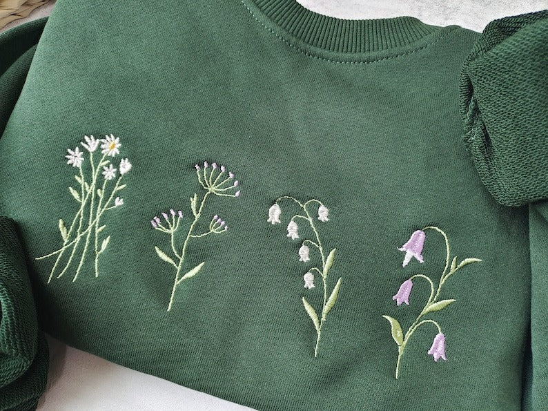 Cute Wildflowers Embroidered Crewneck Dark Green Daisy Sweatshirt Floral Embroidered Sweatshirt