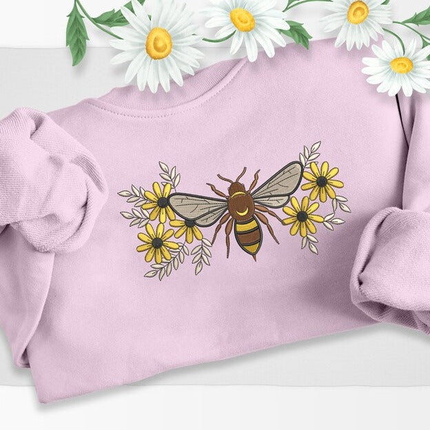Embroidered Bumble Bee Sweatshirt, Flower Design Bee Aesthetic Embroidery Crewneck Jumper